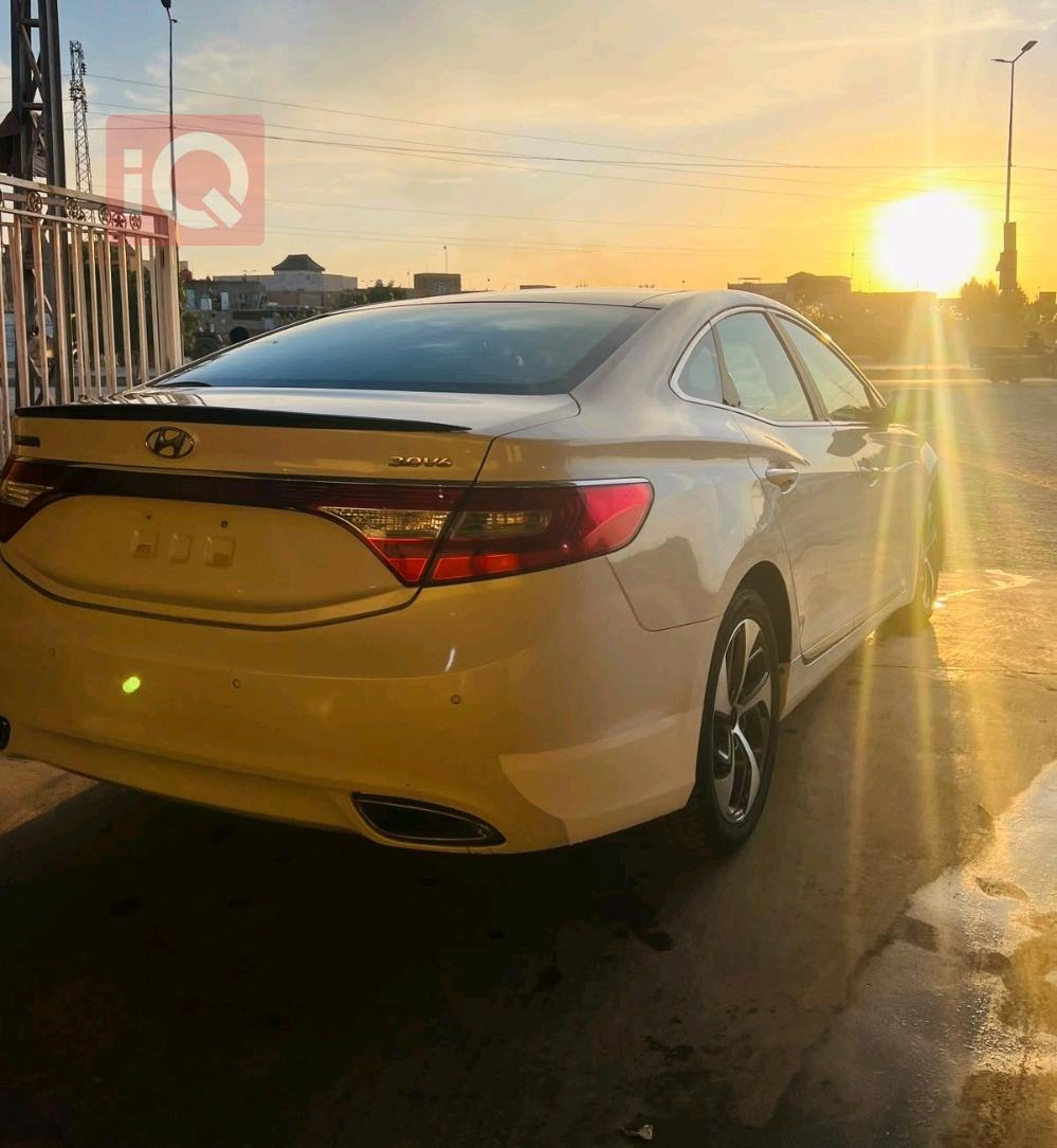 هيونداي أزيرا